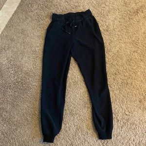 Lululemon on the fly jogger